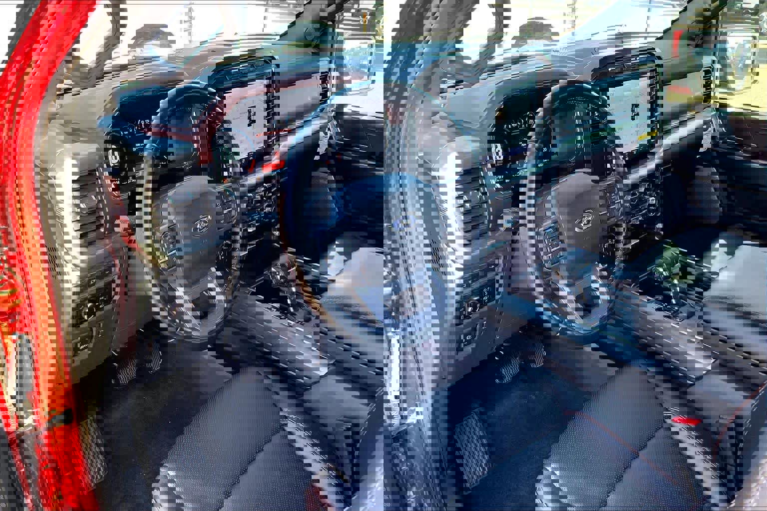 Certified 2023 Ford F150 Lariat w/ Equipment Group 502A High image 18