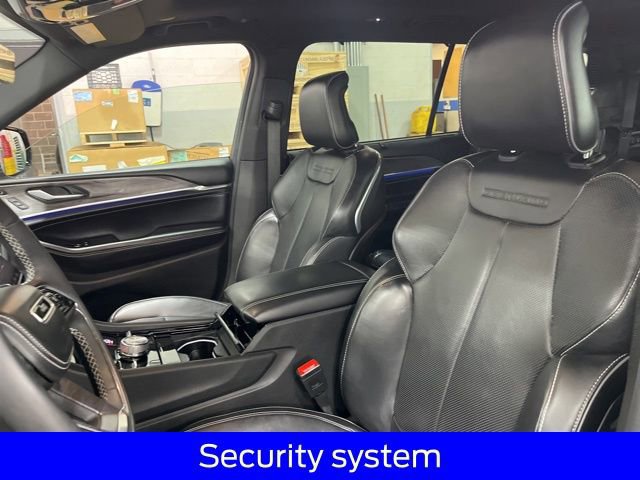 Used 2023 Jeep Grand Cherokee L Overland w/ Luxury Tech Group IV AWD/4WD image 22