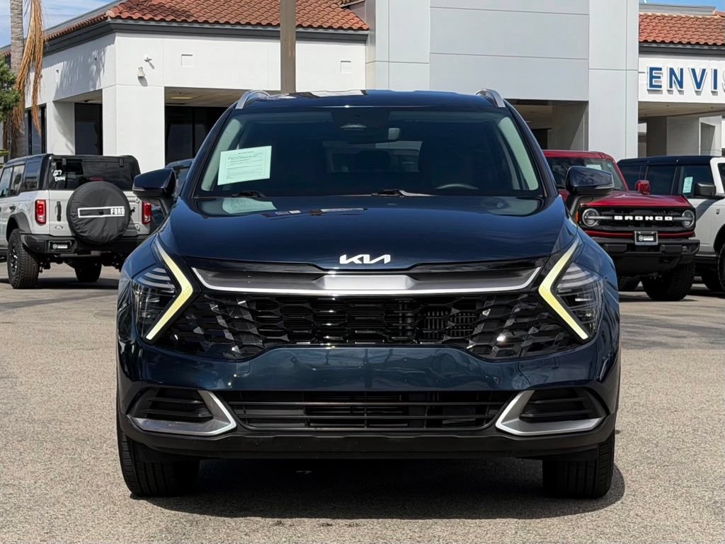 Used 2025 Kia Sportage EX AWD/4WD image 3