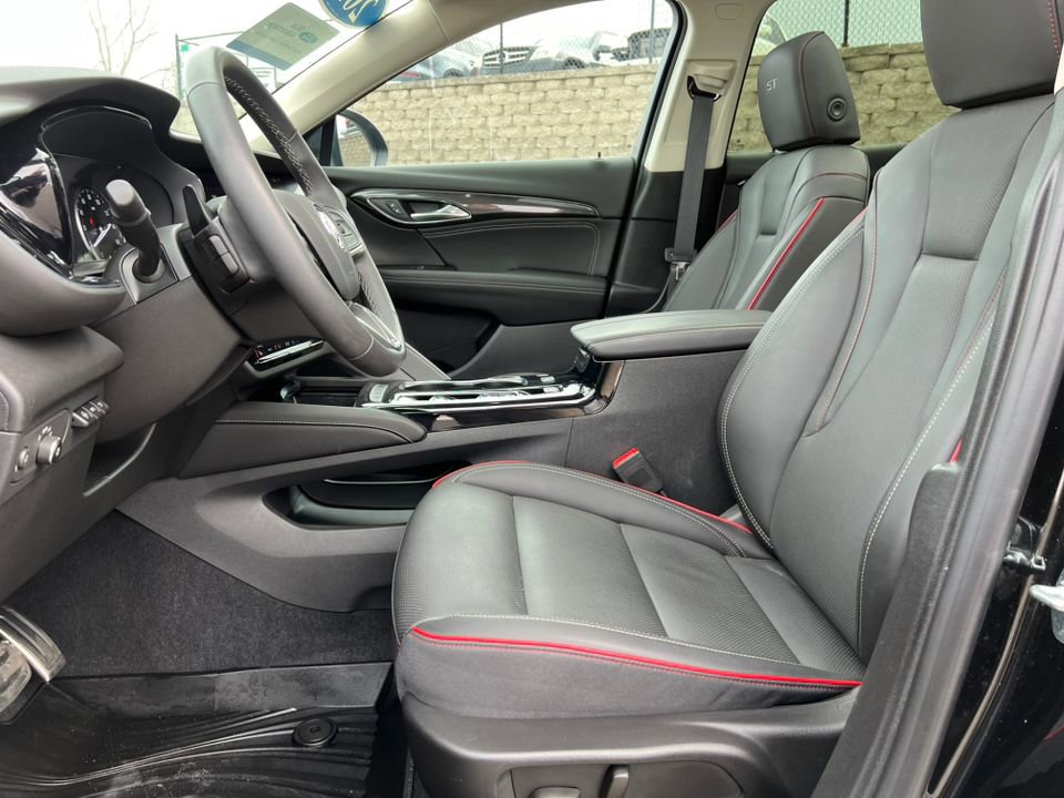 Used 2023 Buick Envision Essence w/ Technology Package I image 9