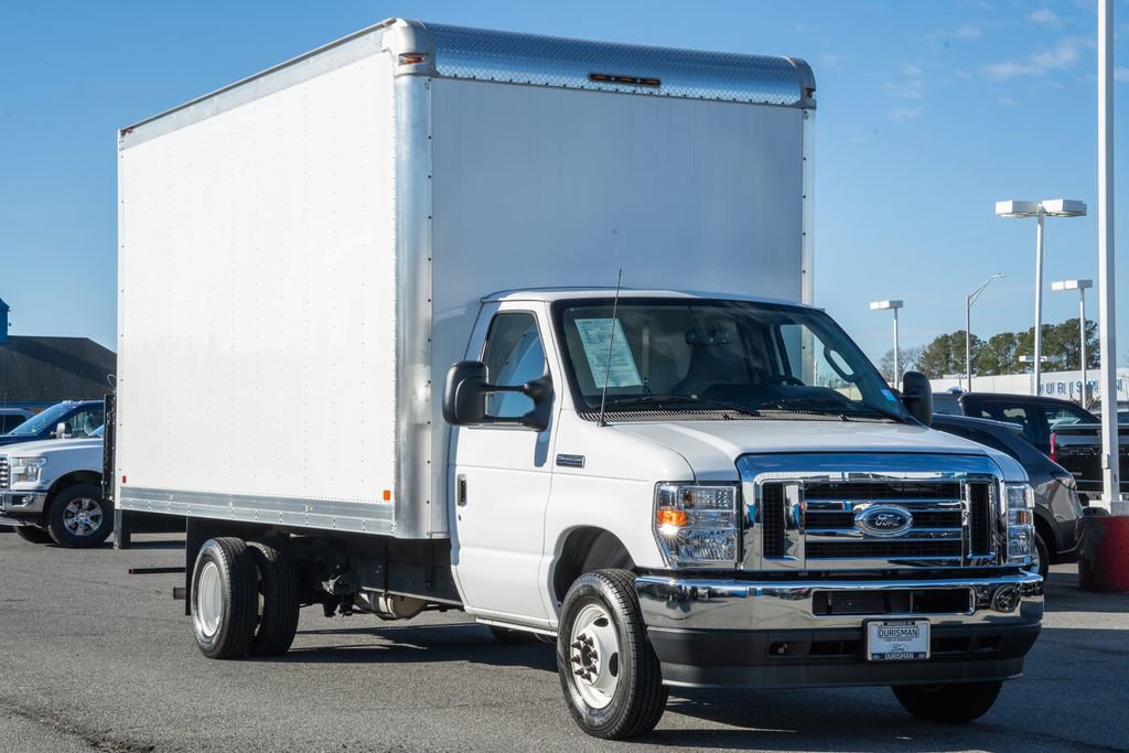 Certified 2023 Ford E-450 and Econoline 450 Super Duty w/ Power Windows & Locks Group RWD image 1