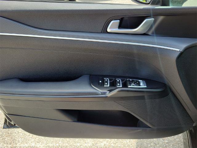 Used 2022 Kia K5 LXS image 19