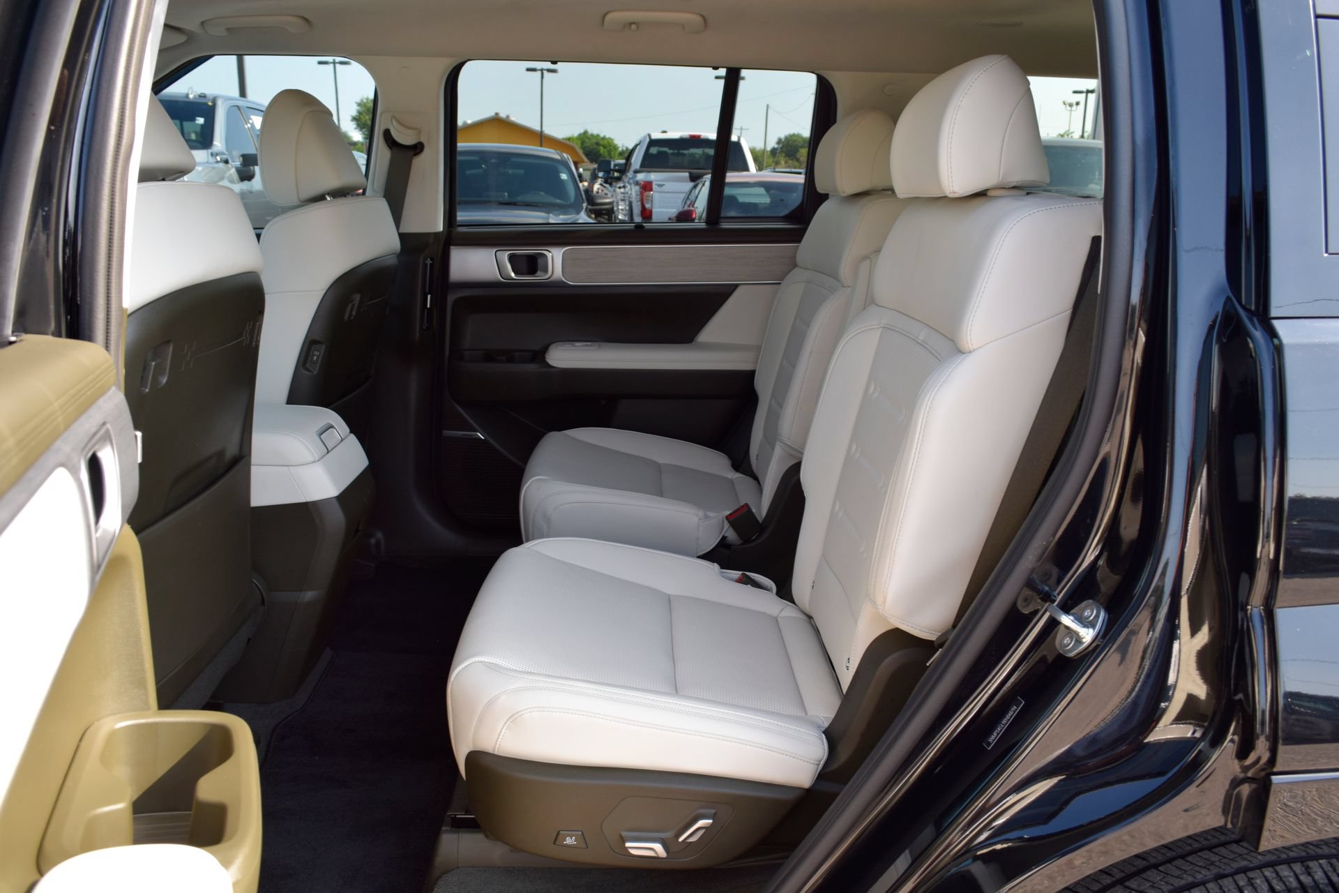 Used 2024 Hyundai Santa Fe Calligraphy FWD image 18