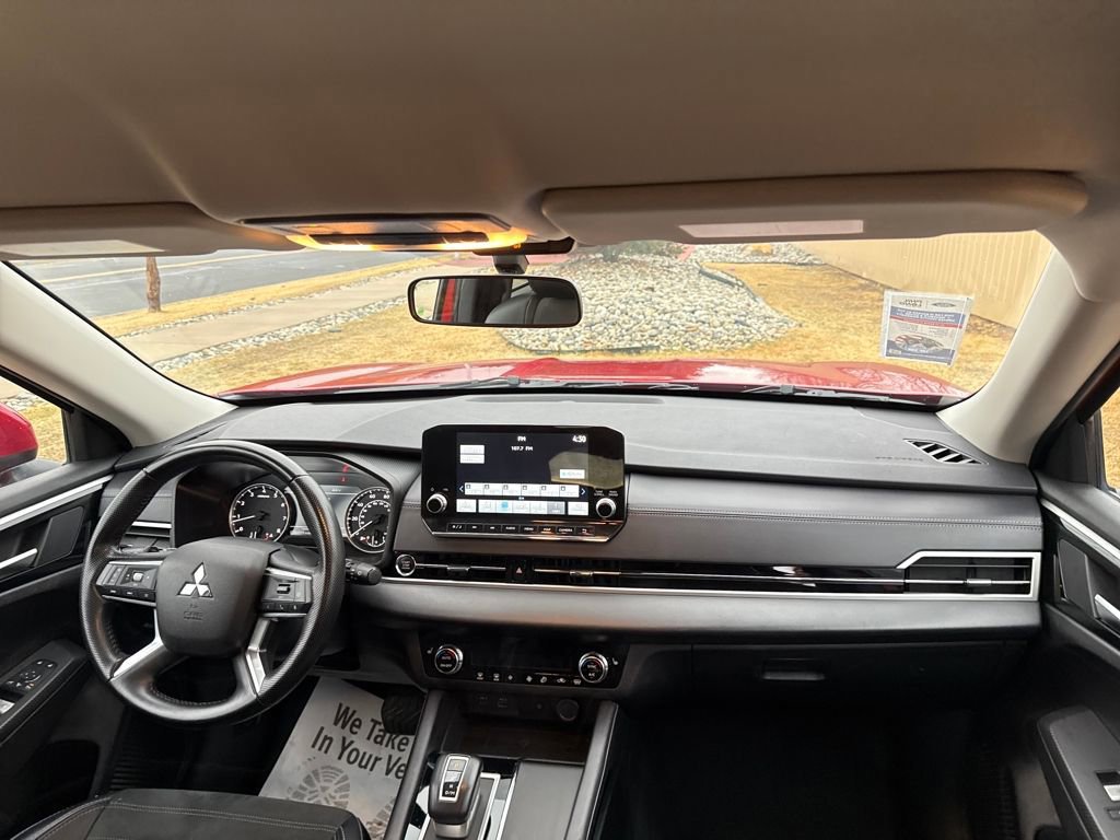 Used 2024 Mitsubishi Outlander SE image 25