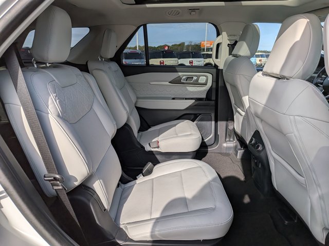 Certified 2025 Ford Explorer Platinum w/ Ultimate Package AWD/4WD image 32
