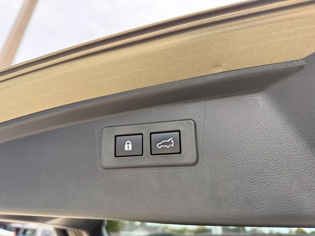 Used 2025 Subaru Outback Premium w/ Popular Package #1A AWD/4WD image 20