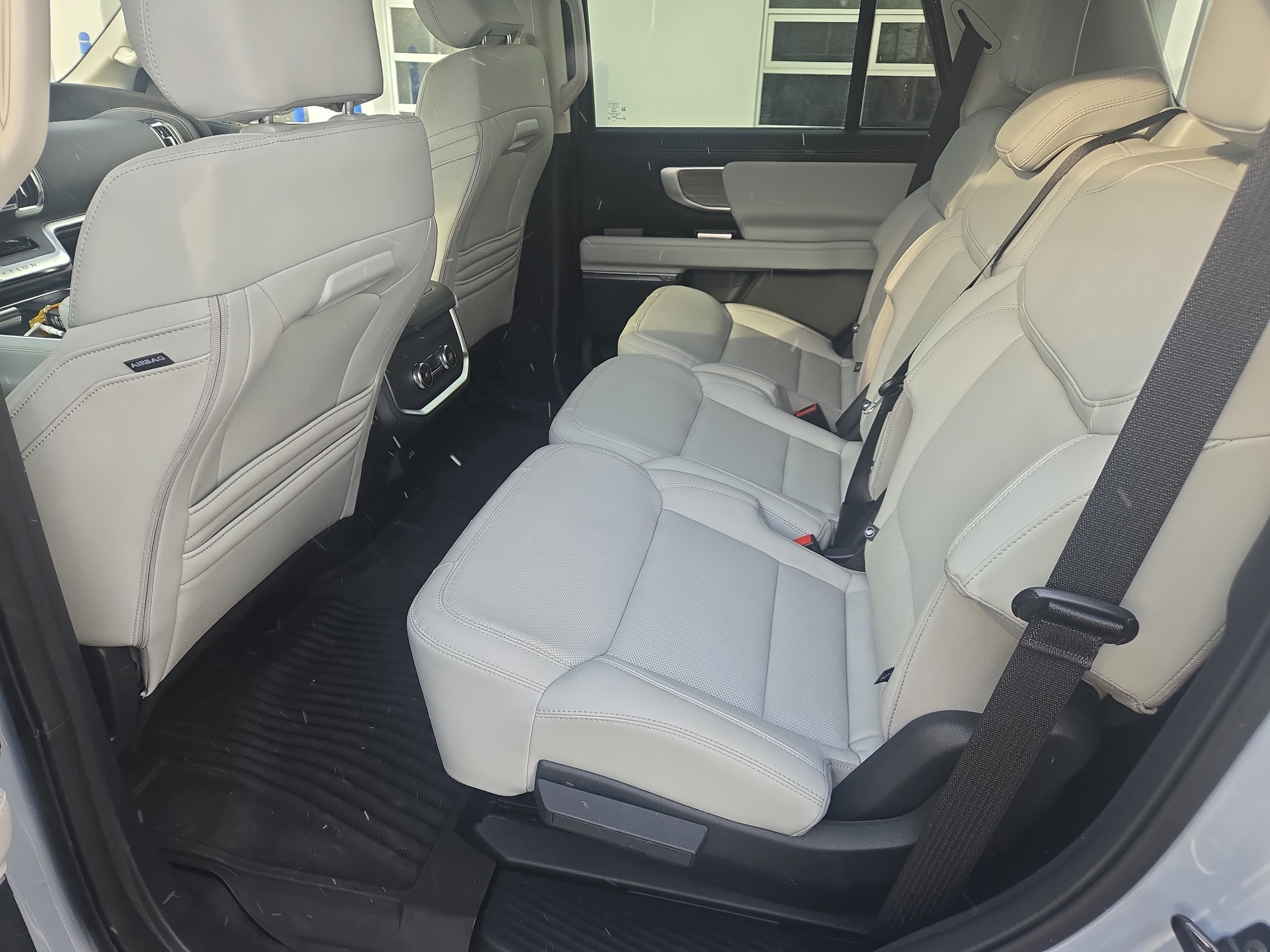 Certified 2025 Ford Expedition Platinum image 15