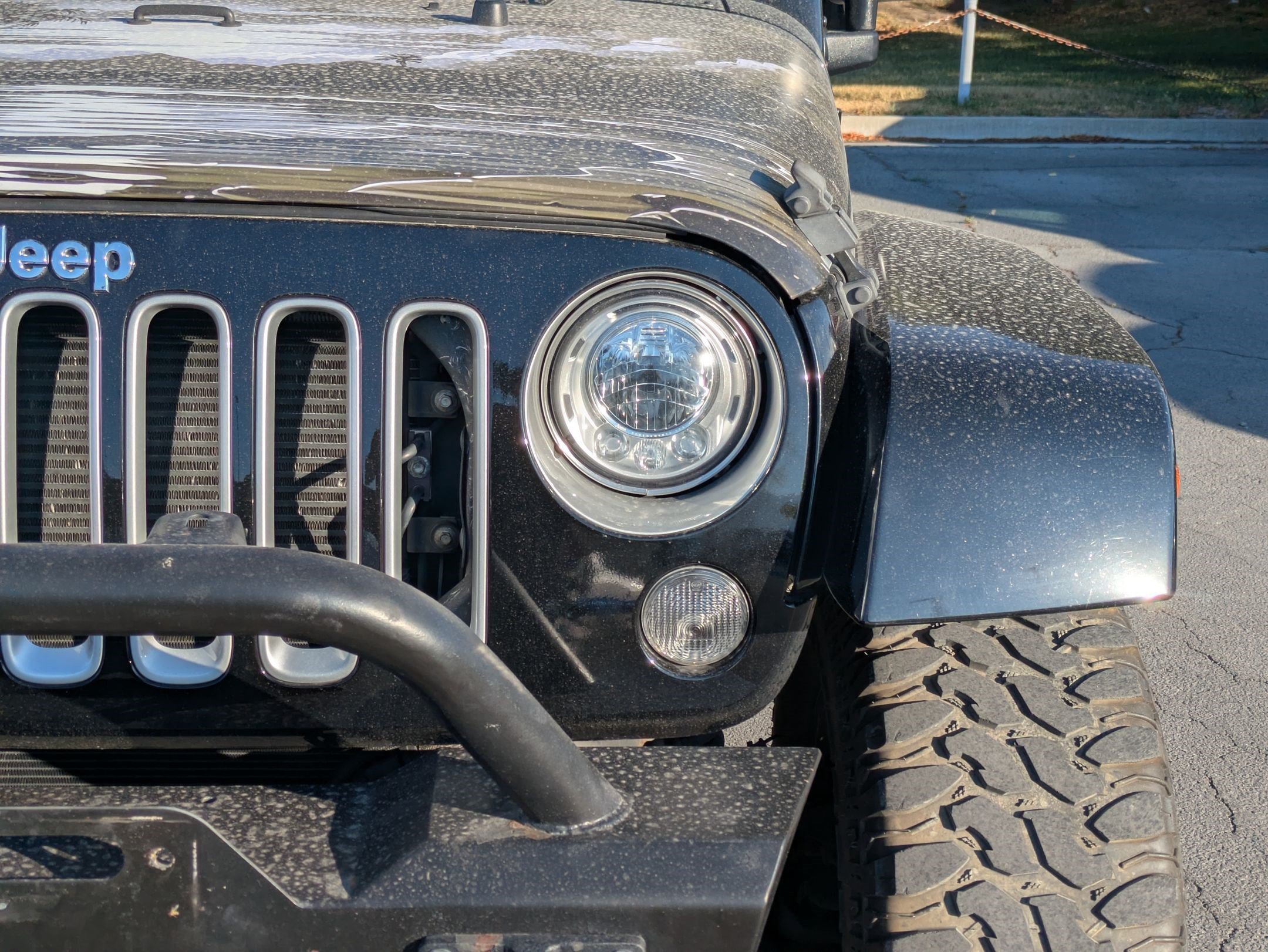 Used 2017 Jeep Wrangler Unlimited Sahara w/ Connectivity Group AWD/4WD image 12