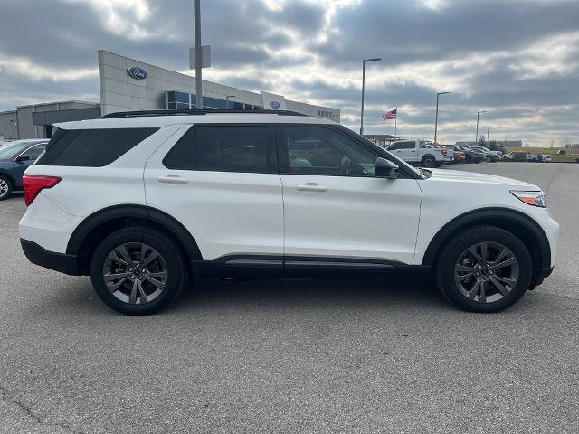 Certified 2022 Ford Explorer XLT w/ Equipment Group 202A image 4