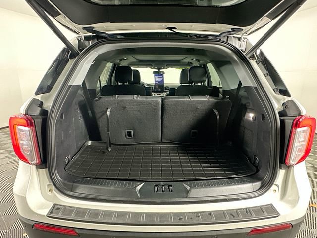 Certified 2021 Ford Explorer XLT w/ Equipment Group 202A image 32