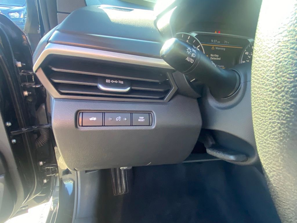 Used 2024 Nissan Altima 2.5 SV FWD image 12