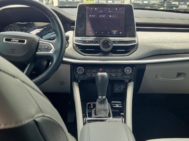 Used 2022 Jeep Compass Latitude w/ Convenience Group FWD image 17