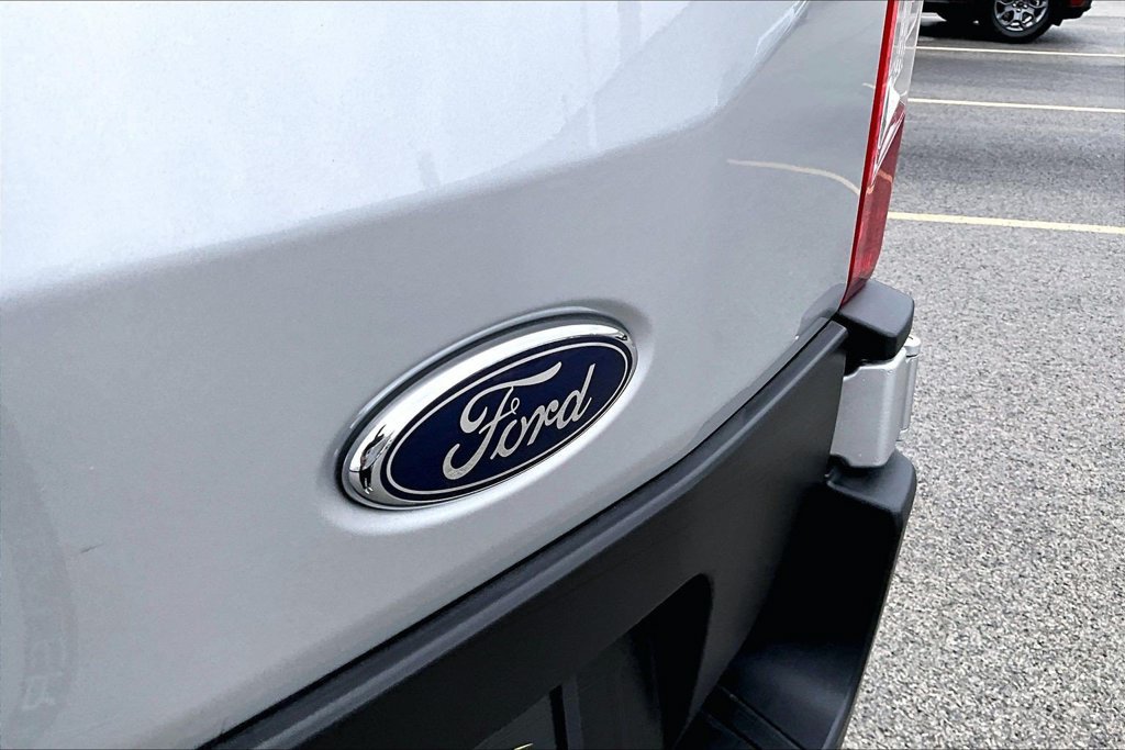 Certified 2025 Ford Transit 350 XLT RWD image 31