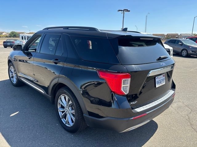 Certified 2023 Ford Explorer XLT w/ Equipment Group 202A RWD image 10
