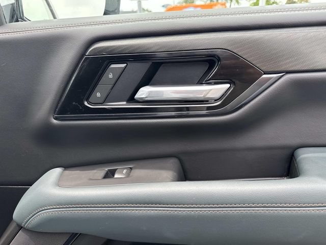 Used 2025 GMC Yukon AT4 w/ AT4 Premium Package AWD/4WD image 15