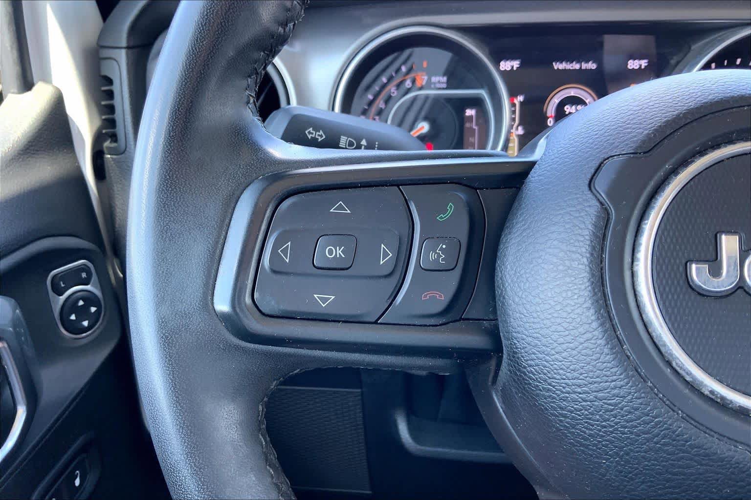 Used 2023 Jeep Gladiator Sport AWD/4WD image 23