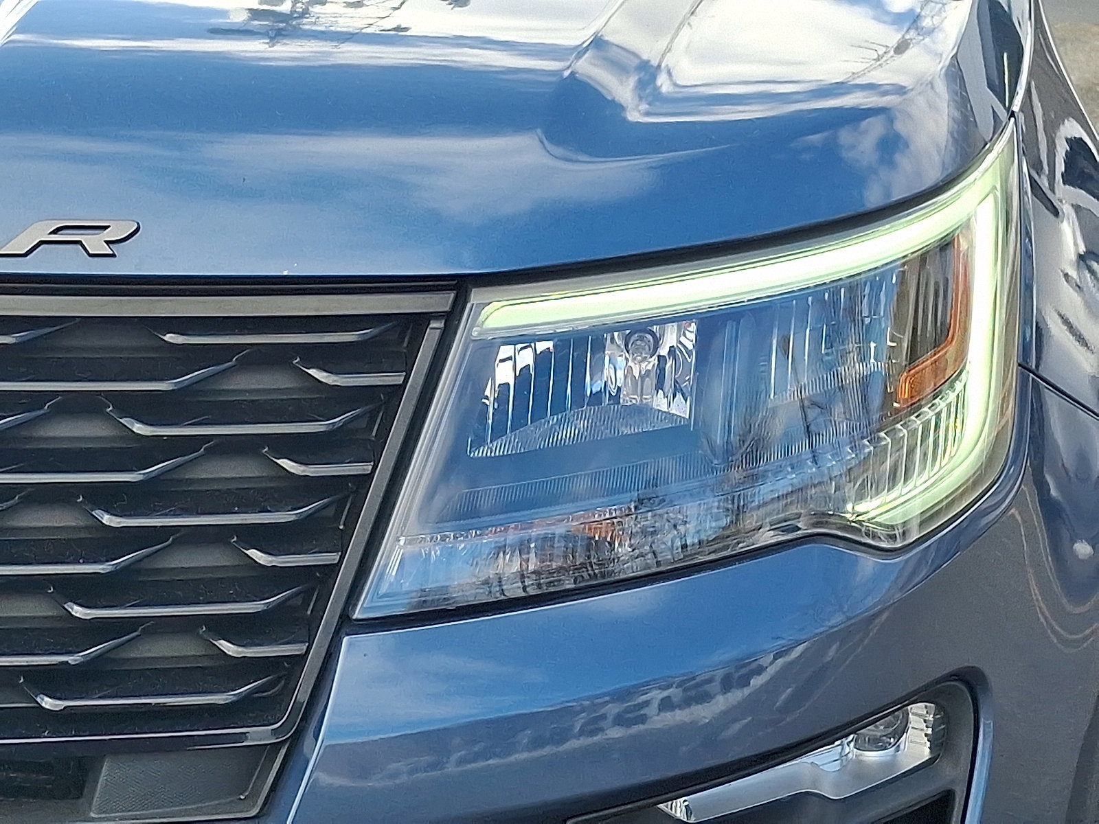 Certified 2018 Ford Explorer Sport image 9