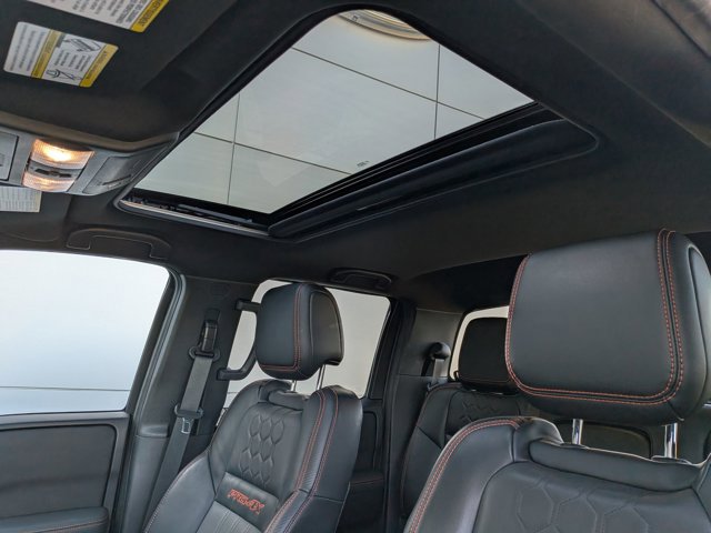 Used 2023 Nissan Frontier PRO-4X w/ Pro-4X Premium Package image 18