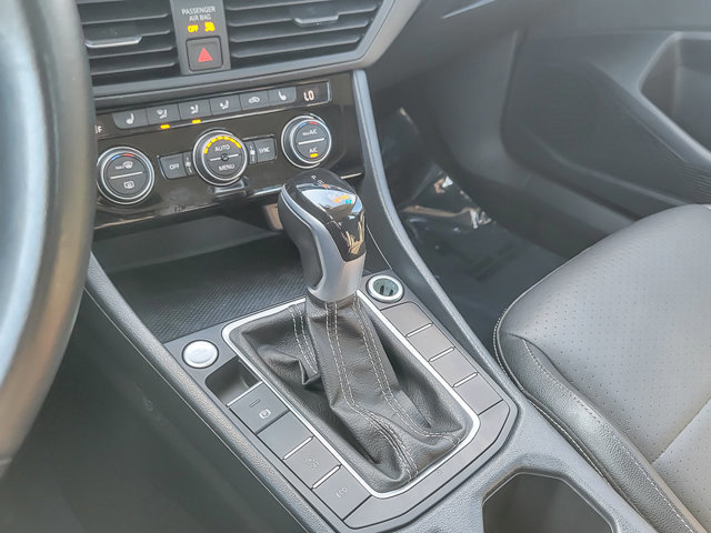Used 2024 Volkswagen Jetta SE image 19
