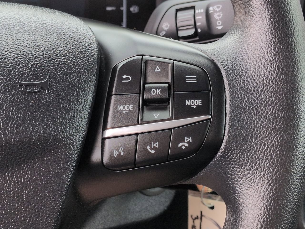 Certified 2025 Ford Maverick XL image 24