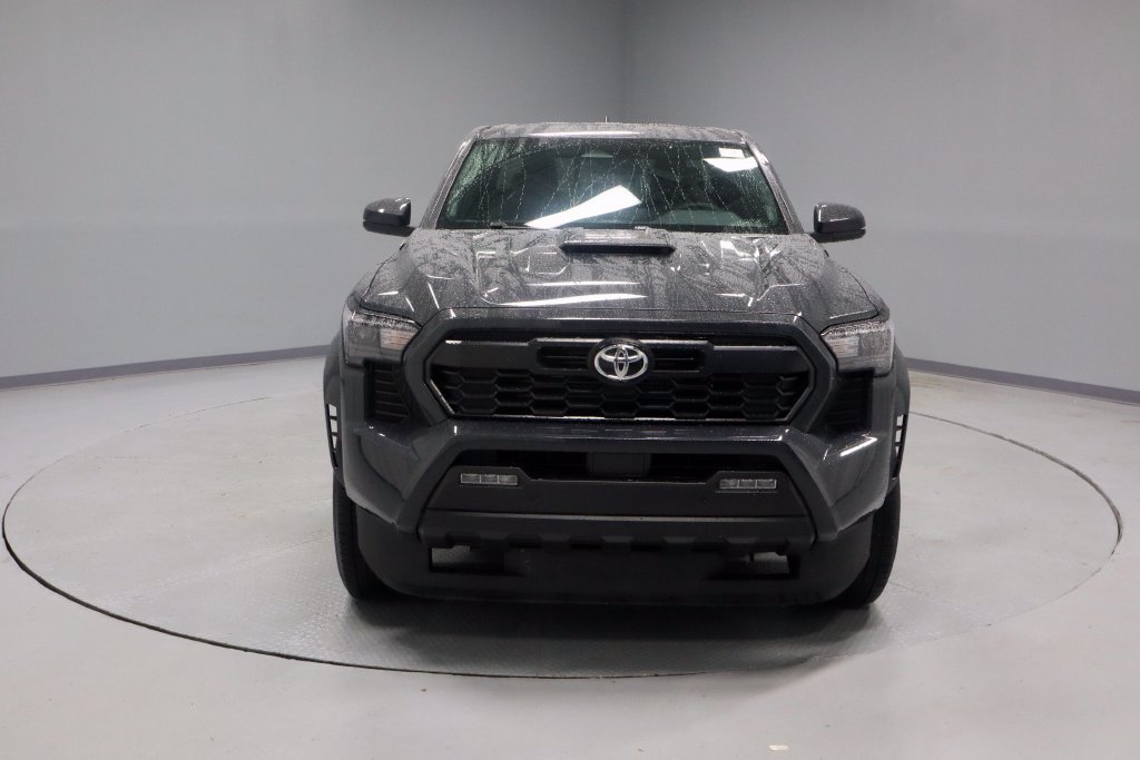 Used 2025 Toyota Tacoma TRD Sport w/ TRD Sport Upgrade Package AWD/4WD image 6