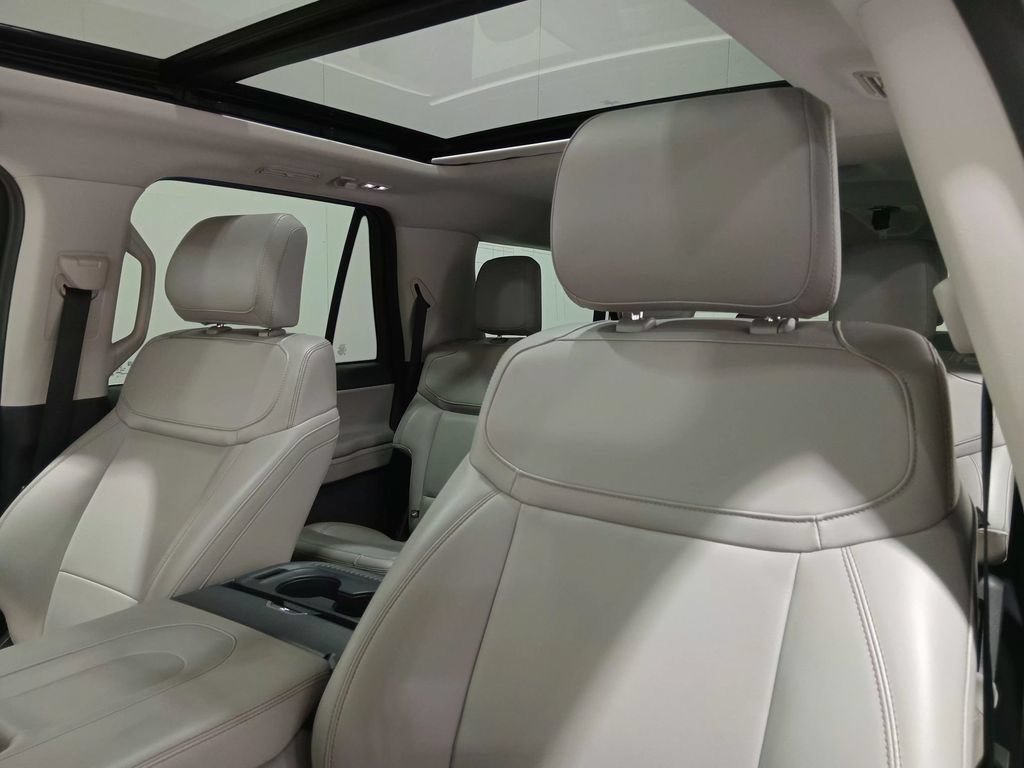 Certified 2025 Ford Expedition Max Active AWD/4WD image 18
