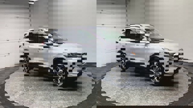 Certified 2025 Ford Escape Platinum image 10