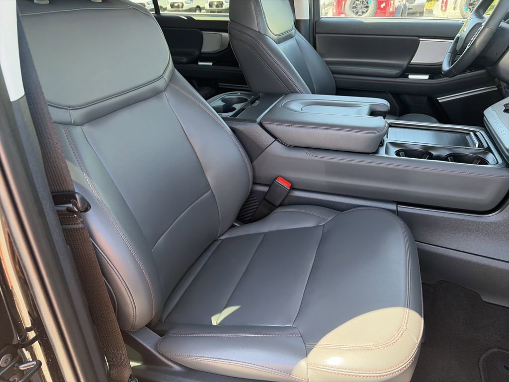 Certified 2025 Ford Expedition Active AWD/4WD image 35