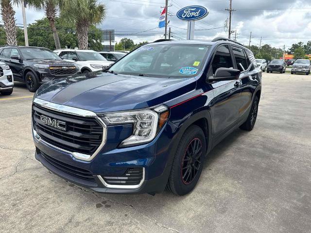 Used 2022 GMC Terrain SLE w/ Driver Convenience Package FWD image 3