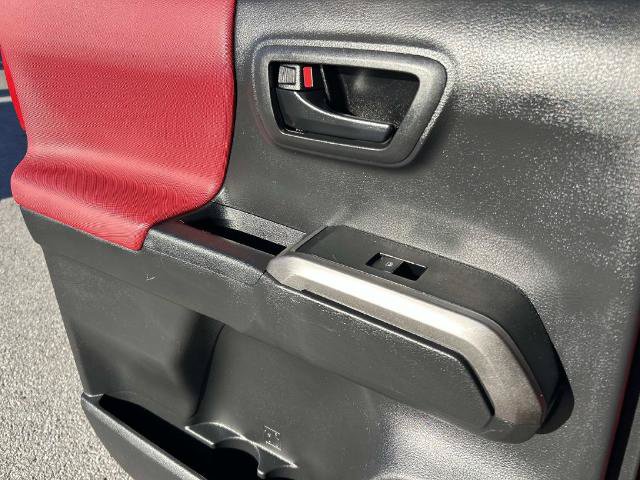 Used 2022 Toyota Tacoma SR5 RWD image 16