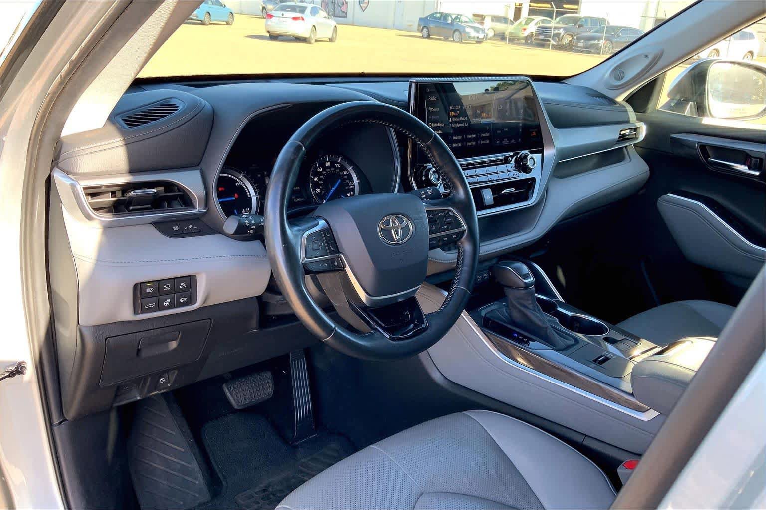 Used 2020 Toyota Highlander Platinum AWD/4WD image 27