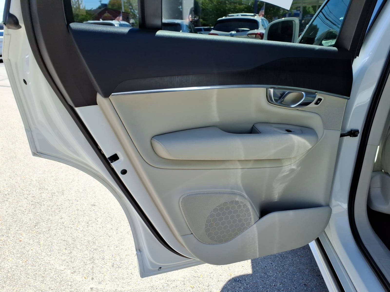 Used 2020 Volvo XC90 T5 Momentum w/ Protection Package Premier AWD/4WD image 25