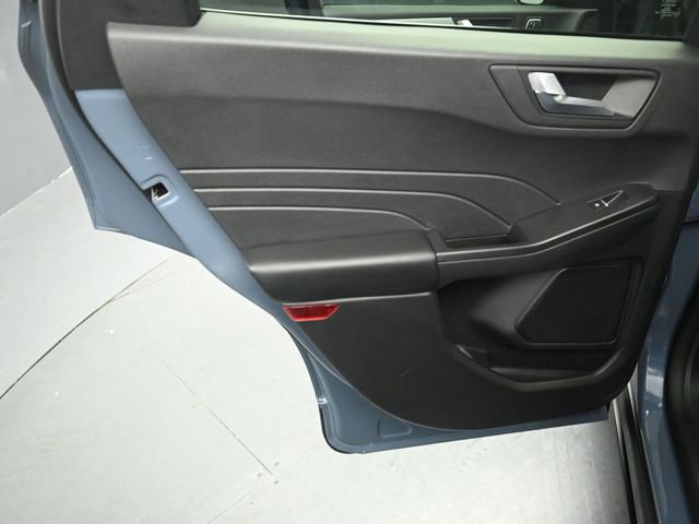 Certified 2025 Ford Escape Platinum AWD/4WD image 38
