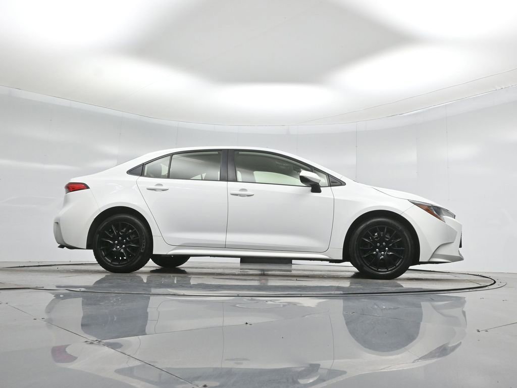 Used 2020 Toyota Corolla LE image 10