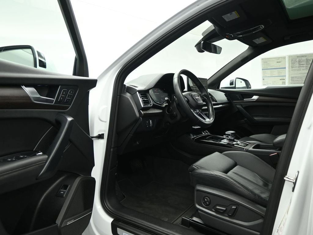 Used 2023 Audi Q5 2.0T Premium Plus w/ Premium Plus Package image 9