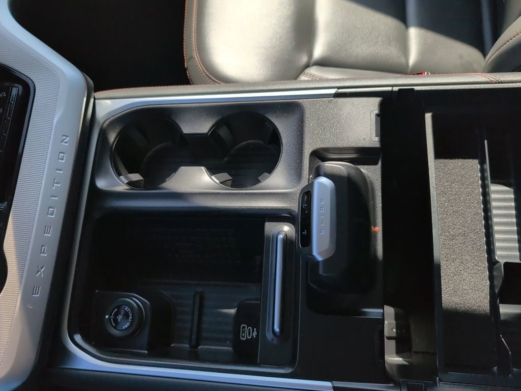 Certified 2025 Ford Expedition Active image 22