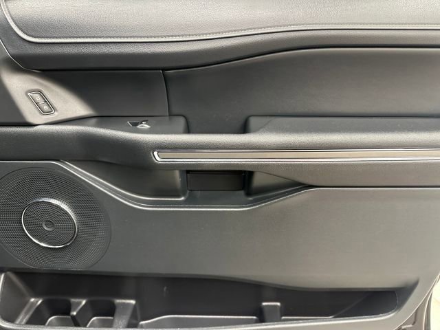 Certified 2022 Ford Expedition XLT image 13