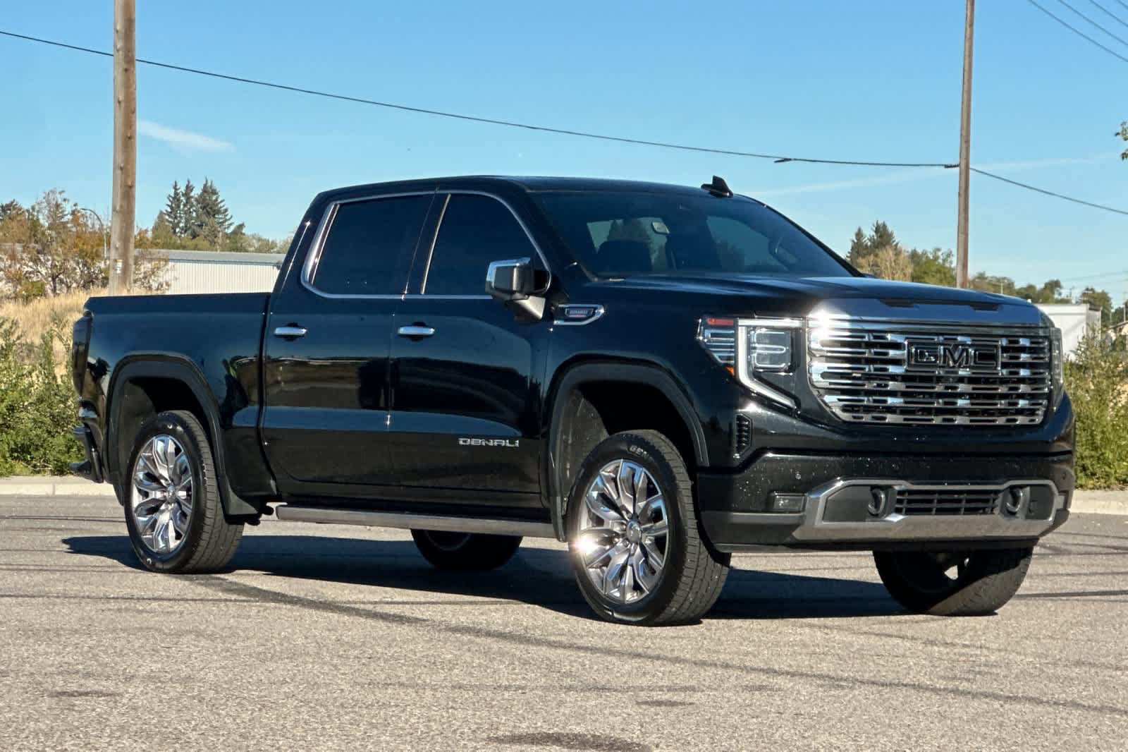 Used 2024 GMC Sierra 1500 Denali w/ Denali Reserve Package AWD/4WD image 9