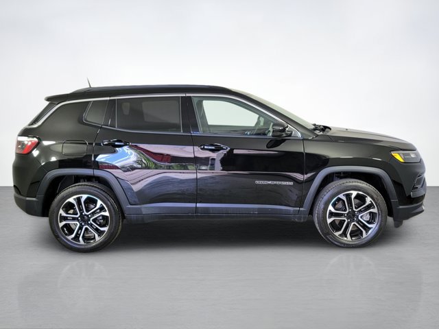 Used 2024 Jeep Compass Limited AWD/4WD image 2