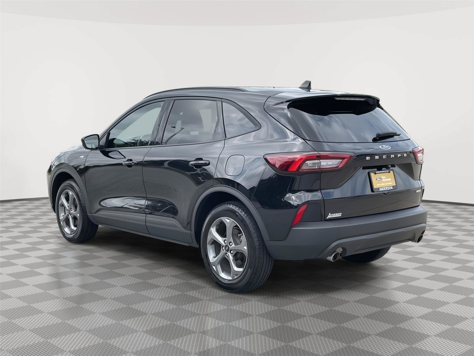 Certified 2025 Ford Escape ST-Line Select AWD/4WD image 9