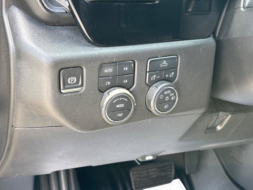 Used 2025 Chevrolet Silverado 1500 RST w/ Z71 Off-Road Package AWD/4WD image 27