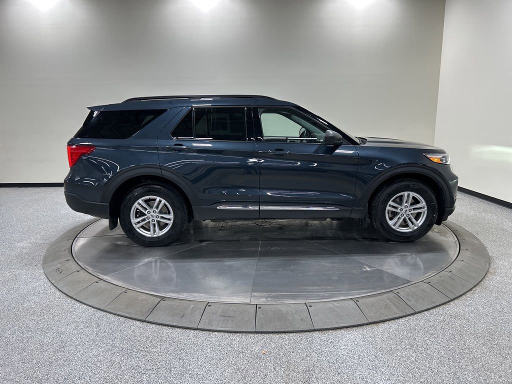 Certified 2022 Ford Explorer XLT w/ Equipment Group 202A image 6