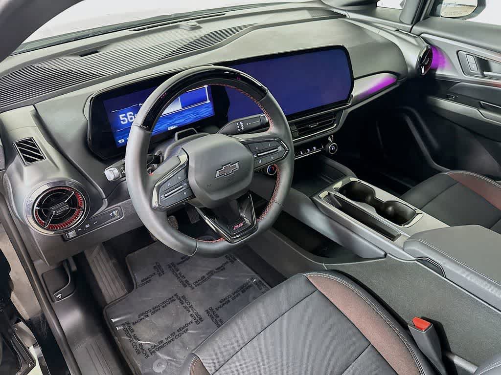 Used 2024 Chevrolet Equinox EV RS FWD image 2