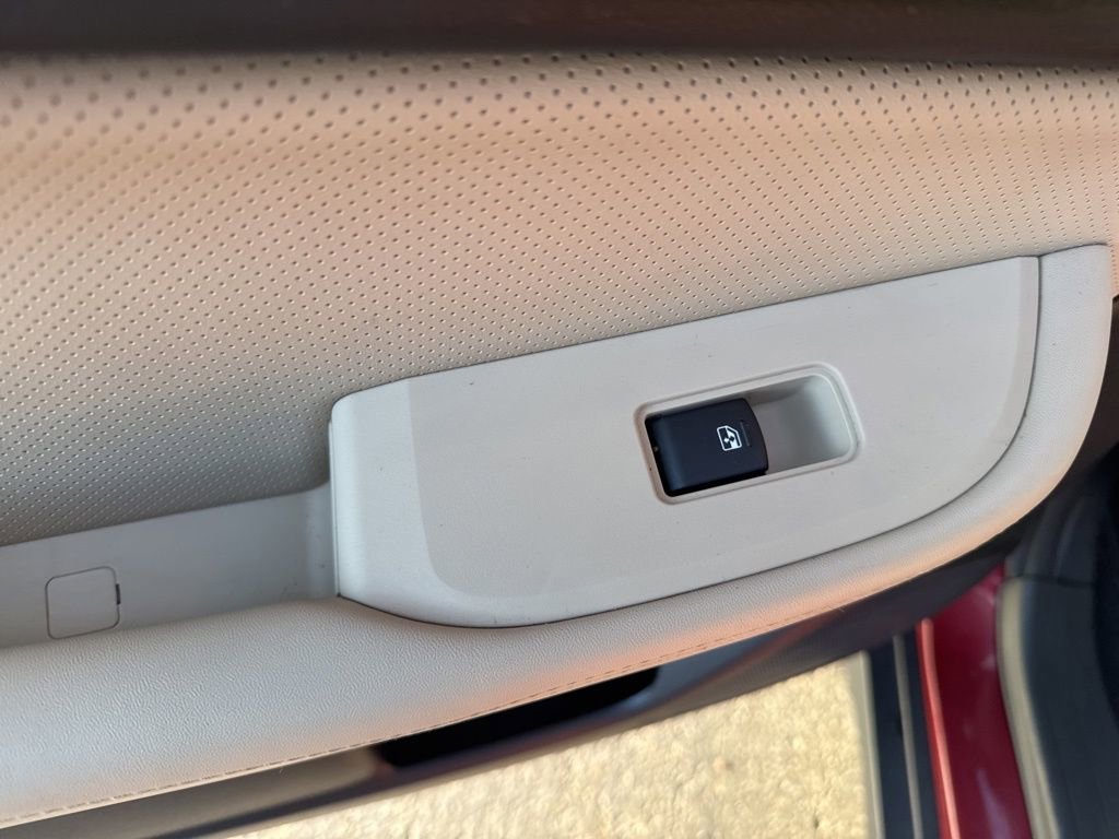 Used 2017 Subaru Outback 3.6R Limited image 36