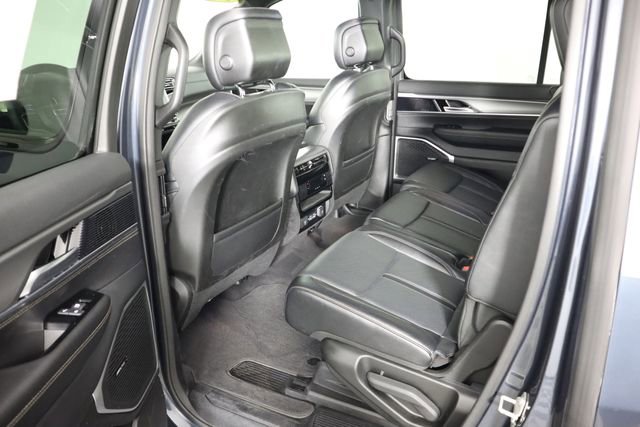 Used 2024 Jeep Wagoneer Series II AWD/4WD image 56