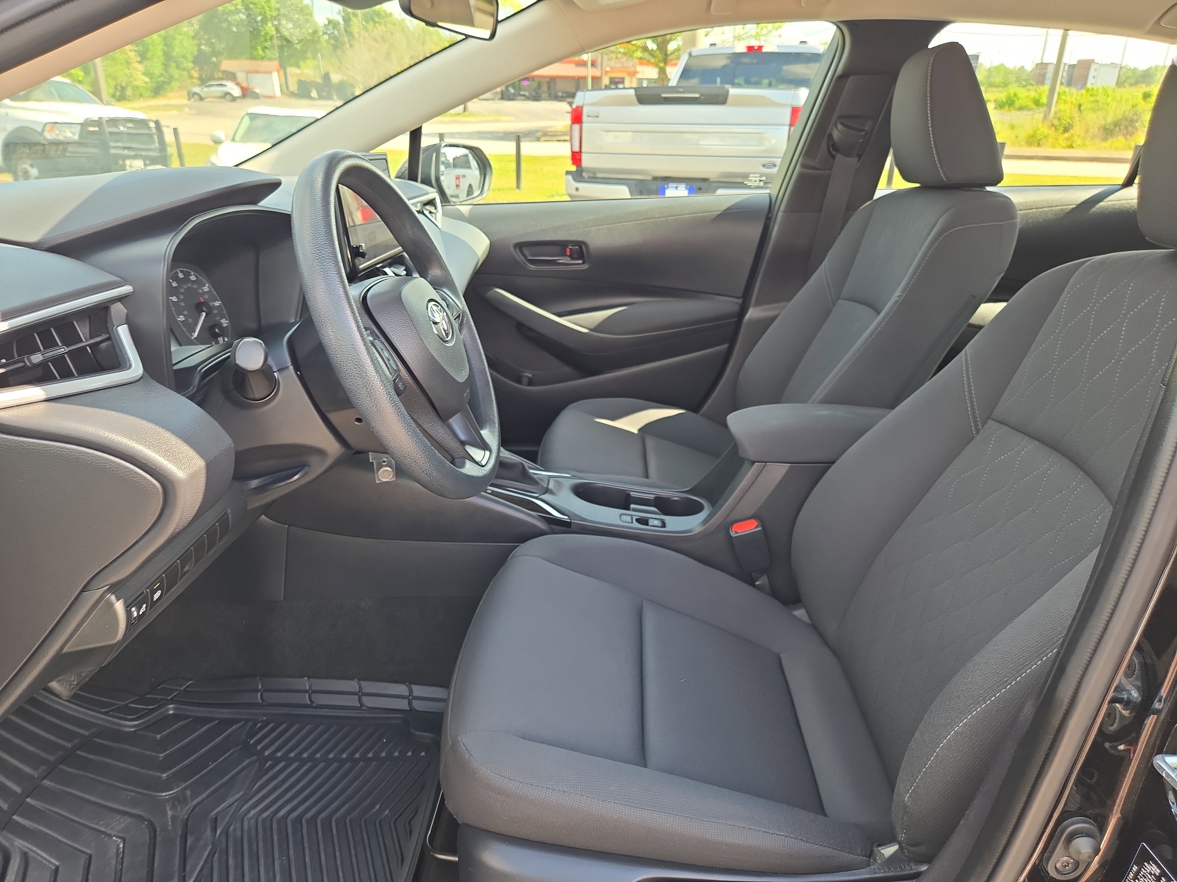 Used 2023 Toyota Corolla LE FWD image 19