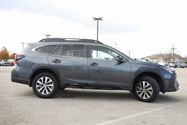Used 2025 Subaru Outback Premium image 2