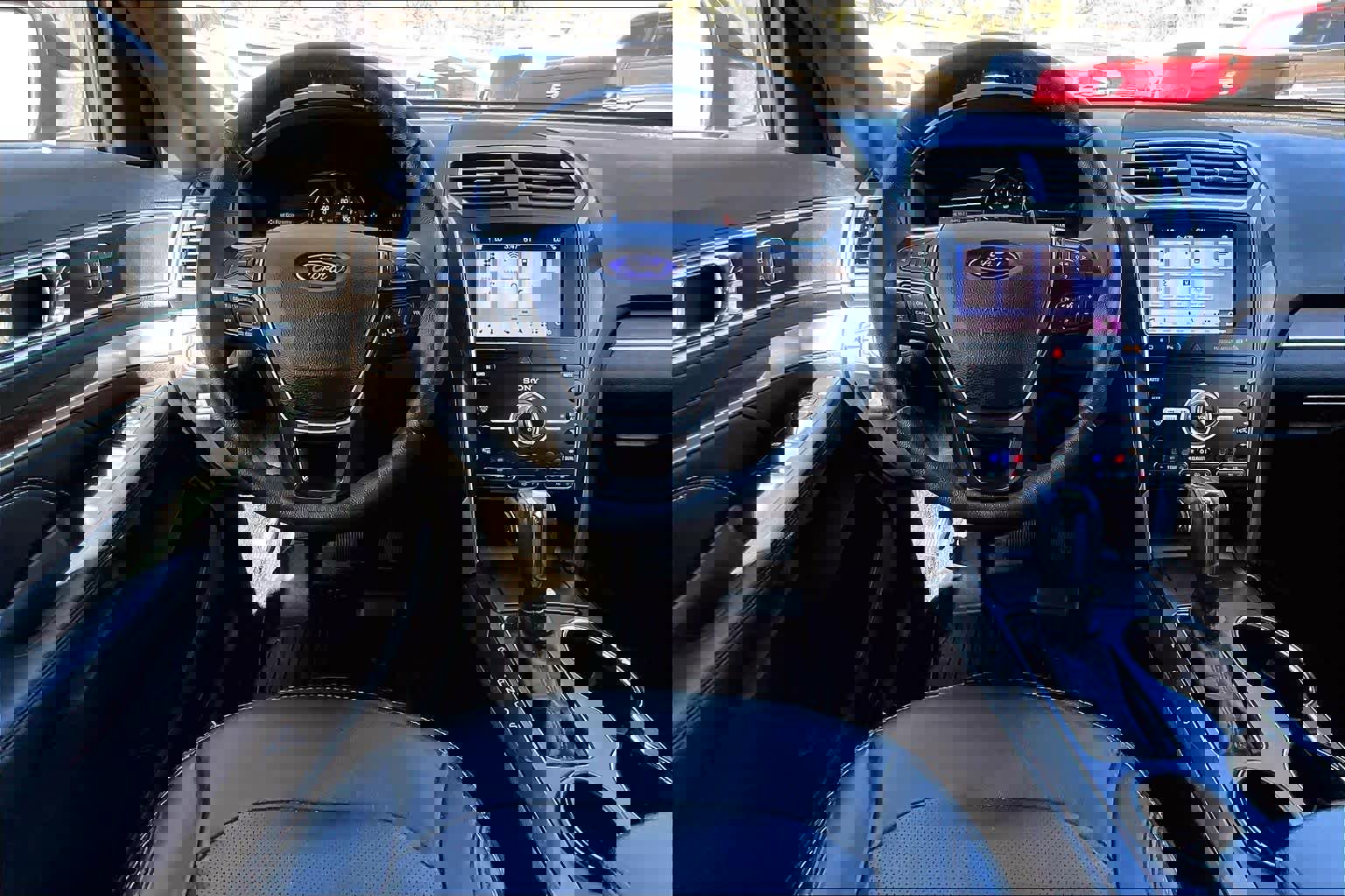 Certified 2019 Ford Explorer Limited w/ Class III Trailer Tow Package image 9