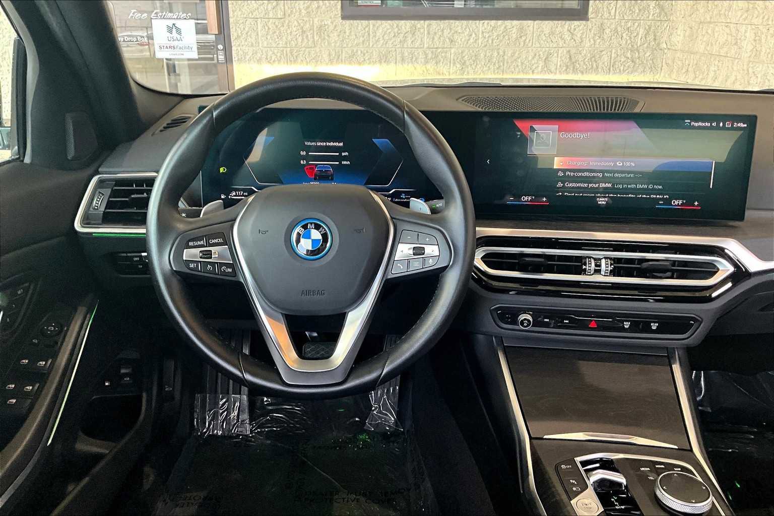 Used 2024 BMW 330e w/ Convenience Package image 7