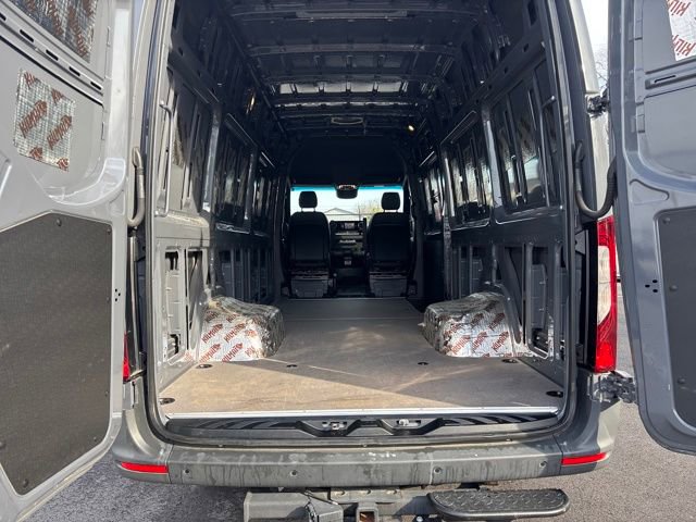 Used 2024 Mercedes-Benz Sprinter 3500 image 11